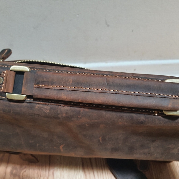 Kattee Messenger Bag - Picture 3 of 7